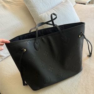 Black tote bag